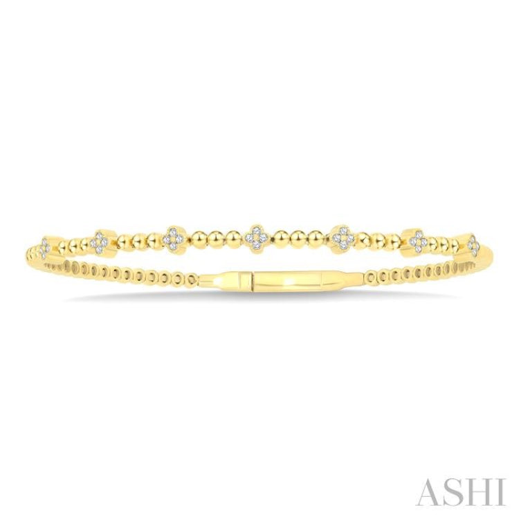 1/6 Ctw Round Cut Diamond Clover Bead Fashion Bangle in 10K Yellow Gold