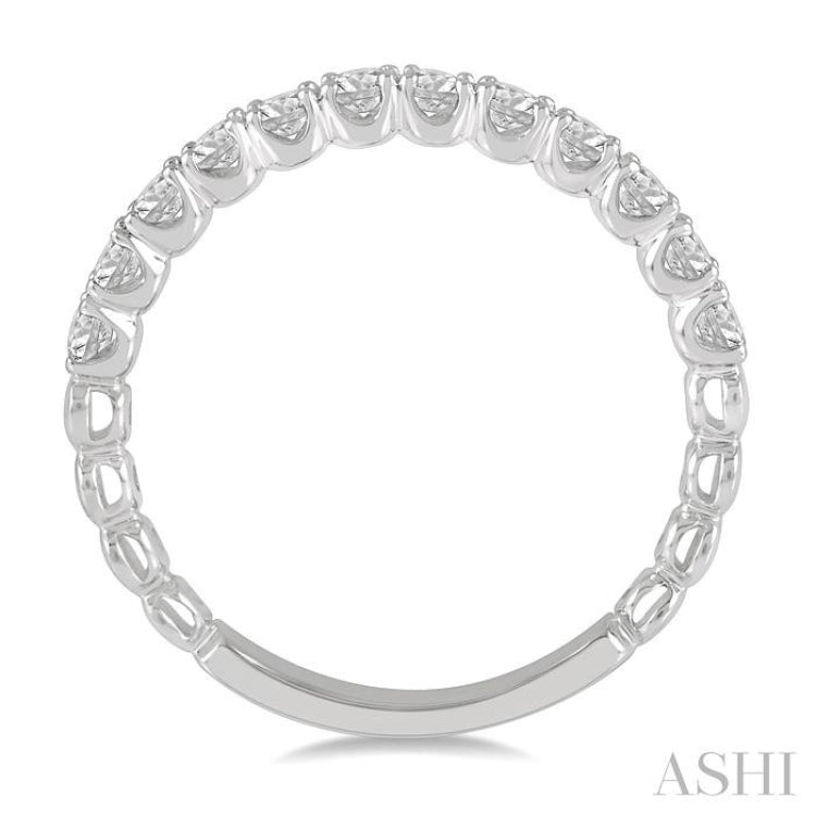 1/2 Ctw Lattice Round Cut Diamond Wedding Band in 14K White Gold