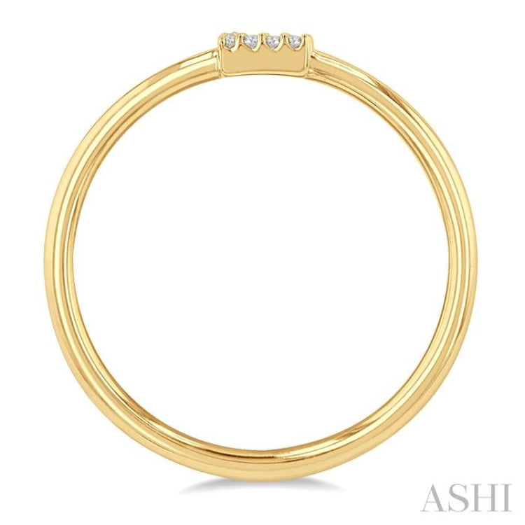 1/20 Ctw Initial 'E' Round Cut Diamond Fashion Ring in 10K Yellow Gold