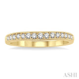 1/4 Ctw Round Cut Diamond Wedding Band in 14K Yellow Gold