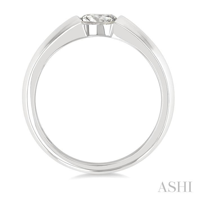 1/3 Ctw East-West Set Oval Cut Diamond Solitaire Fashion Ring in 14K White Gold