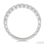 1/2 Ctw Lattice Round Cut Diamond Wedding Band in Platinum