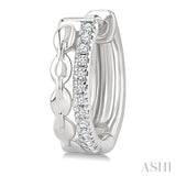 1/10 Ctw Round Cut Diamond Open Link Petite Huggie Earrings in 10K White Gold
